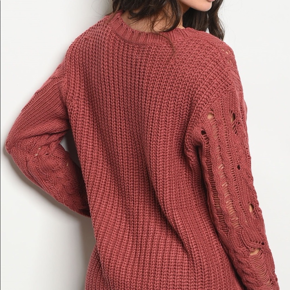BRICK RUST DISTRESSED CABLE KNIT SWEATER - Picture 4 of 7